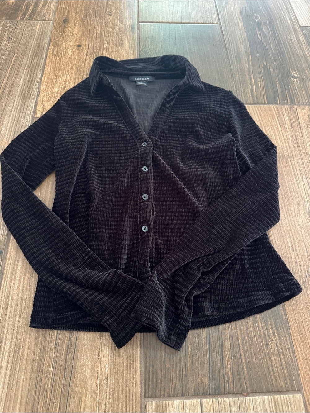 NWOT Sanctuary Black Ribbed Velvet Button-Front Top size small